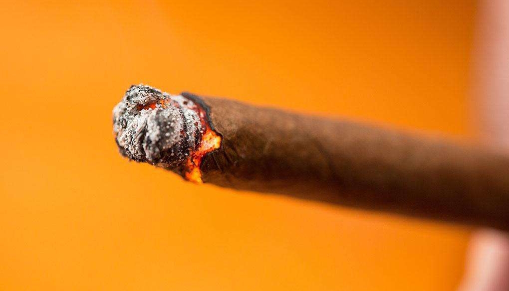 羞羞色电影在线观看厂家告诉你抽烟对备孕影响有多大